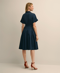 Robe chemise bleu marine pour femme, manches courtes, col rabattu, ceinture à nouer, robe midi avec poche, élégante, pour le bureau, pour les trajets quotidiens, pour femmes - Product Image 4
