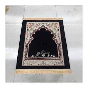 Alfombra de oración musulmana Raschel de franela suave Popular, alfombra plegable en relieve para casa al por mayor - Product Image 1