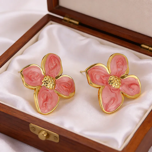 Boucles d'oreilles pour femmes en acier inoxydable émaillé, fleur à quatre pétales, imprimé bohème, incrustation de cristal électro-plaqué sous vide, bijoux tendance - Product Image 4