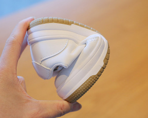 Scarpe <span class=keywords><strong>bianche</strong></span> per bambini primavera e autunno 2025 scarpe sportive da ragazza antiscivolo leggere per ragazzi scarpe Casual morbide suole - Product Image 6