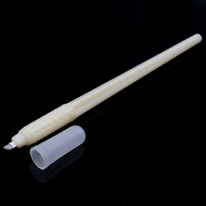 Kit de Entrenamiento Profesional para Microblading de Cejas: Set de Pluma Manual Desechable PMU 18U 14F con Soporte para Microcuchillas - Product Image 1