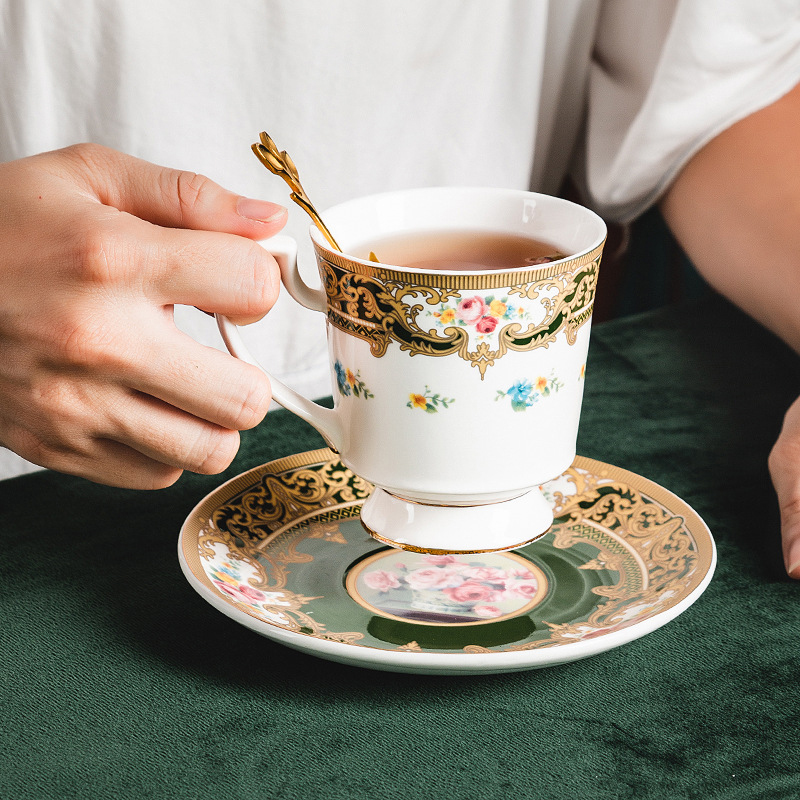 のコップ、ソーサー、紅茶入れセット Amazon | カップ&ソーサーセット アフタヌーンティー ティーセット