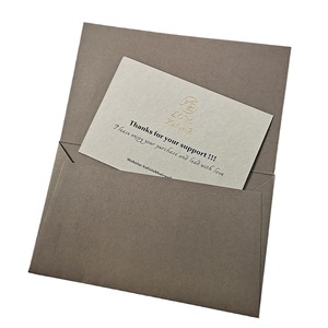 <span class=keywords><strong>Carte</strong></span> postale de remerciement en papier épais personnalisé de luxe de 800g avec <span class=keywords><strong>carte</strong></span> d'impression couleur avec logo en aluminium - Product Image 4