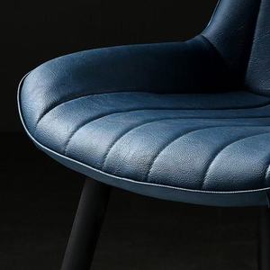Chaise de salle à manger en cuir capitonnée de style italien, design moderne et minimaliste pour les lieux commerciaux, usage adulte - Product Image 4