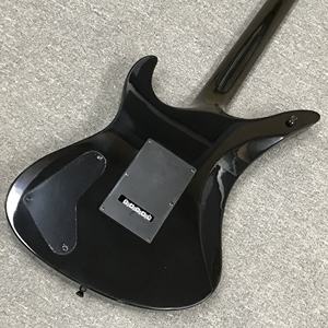 Guitare Schecter Sinister Custom Noir Brillant avec Pinstripes Argentés Livraison Rapide - Product Image 3