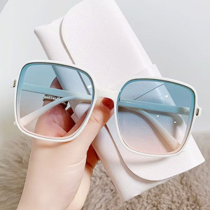Gafas de Sol ZT-321 con Marco Cuadrado para Mujer, Resina con Protección UV380 Tipo 3, Lentes de Sol Modernas para Conducir, Estilo Retro - Product Image 5