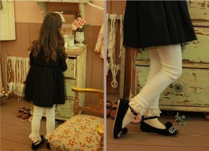 Venta al por Mayor en Línea de Ropa Infantil, Pantalones Bonitos con Volantes de Encaje para Niñas, de un Fabricante Chino - Product Image 3