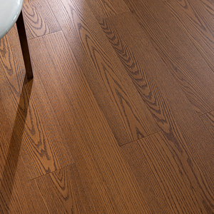 Tablas de Madera de Fresno Manchuriano Multicapa de 18 mm, Grado AB, con Superficie Cepillada Texturizada Contemporánea, Color Gris T&G, para Salas de Exhibición - Product Image 1