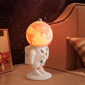 Lámpara de Mesa de Astronauta Adorable con Interruptor Táctil, Lámpara de Lectura de Astronauta de Dibujos Animados, Control Remoto, Recargable, para Dormitorio, Sala de Estar - Product Image 2
