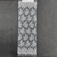 Tissu en dentelle de tulle blanc brodé de sequins floraux GCW-ACU120915 avec bord festonné pour robe de mariée