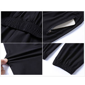 Comodidad durante todo el día para correr en la calle con pantalones deportivos de tela adaptables al movimiento - Product Image 5