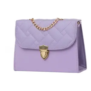 Bolso Bandolera Kaori Lila para Mujer de Fana, Cuero Genuino Acolchado, Impermeable, Decoración con Remaches, Correa Única, Estilo Moderno - Product Image 1