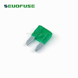 2 3 5 7.5 10 15 20 25 <span class=keywords><strong>30</strong></span> 40 AMP <span class=keywords><strong>APM</strong></span>/ATM 32V Mini fusibles Style lame 40A Protection contre les courts-circuits Mini fusible lame voiture - Product Image 6