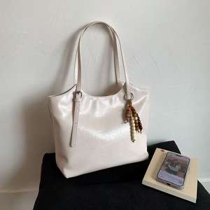 Bolso de piel vintage de gran capacidad con asa superior y bandolera - Product Image 1