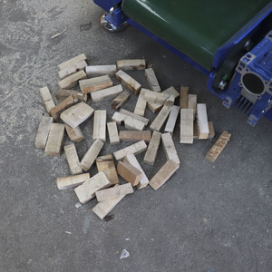 Scie à double lame robuste, machine de découpe et de dimensionnement de bois pour palettes, capacité de 2000-3000 pièces/heure, pour la finition des extrémités des planches de palettes - Product Image 6