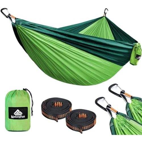 สีเขียวเข้ม