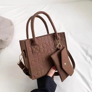 2025 nuova borsa Messenger da donna di alta qualità di nicchia alla moda borsa a tracolla a spalla singola piccola borsa a mano Versatile - Product Image 3