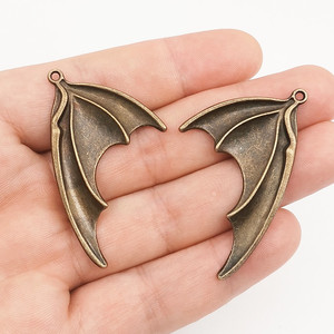 Pendentif vintage gothique sombre d'Halloween en forme d'aile <span class=keywords><strong>de</strong></span> chauve-souris ou <span class=keywords><strong>de</strong></span> <span class=keywords><strong>dragon</strong></span> en alliage <span class=keywords><strong>de</strong></span> zinc, accessoires <span class=keywords><strong>de</strong></span> bijoux DIY - Product Image 4