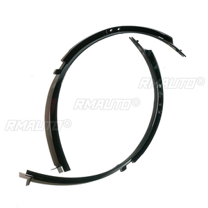 Pour Corvette C7 2014-2019, 2 pièces, garnitures de passage de roue avant en fibre de carbone aspect noir brillant, style GM - Product Image 2