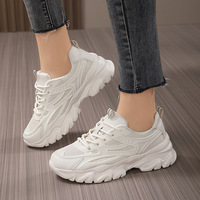 Chaussures de sport antidérapantes pour femmes, noires, amincissantes, rehaussantes, style Dad Shoes ; Tendance, à semelle épaisse, confortables, avec empeigne en maille