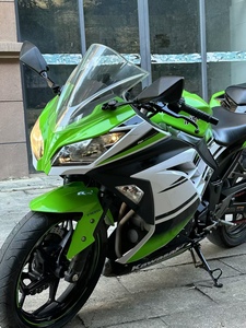 <span class=keywords><strong>Kawasaki</strong></span> Ninja125 - Moto légère à carénage complet de 15 CV - Product Image 3