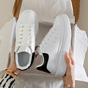 Scarpe <span class=keywords><strong>da</strong></span> uomo bianche <span class=keywords><strong>da</strong></span> <span class=keywords><strong>donna</strong></span> con tacco alto in Sole spesse altezza crescente fodera in microfibra con lacci in pelle stampata per gli sport invernali - Product Image 2