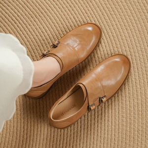 Chaussures en cuir à rivets pour femmes, style rétro, petites chaussures en cuir, nouveau design, talon profond, semelle plate - Product Image 5