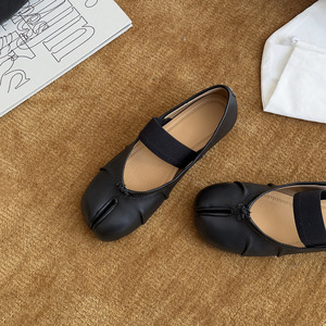 Zapatos Planos de Ballet con Punta Dividida para Mujer, Diseño Premium, Correa Única, Tacon Bajo, Cómodos y Versátiles para Uso Diario - Product Image 3