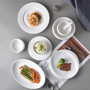 Vente en gros d'assiettes en porcelaine <span class=keywords><strong>blanche</strong></span> pour la maison et la cuisine, assiettes plates en céramique, vaisselle d'usine avec relief - Product Image 2