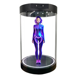 Vetrina Cilindrica Trasparente per Proiezione Olografica Umana 3D da 32 a 75 Pollici con Interazione AI e Garanzia di 1 Anno - Product Image 2