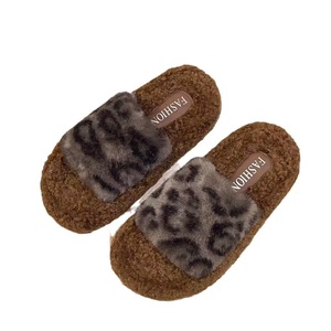 Pantuflas de algodón con diseño de rayas, clásicas de invierno, cerradas, antideslizantes, de suela suave, transpirables, antiolor, a la moda, con aislamiento térmico y suela de goma. - Product Image 1