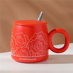 High Quality Golden Romance Rose Pattern 13oz Gift <b>Mug</b> <b>Ceramic</b> <b>Mugs</b> Coffee Cup With Lid and Spoon - Product Image 2