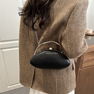 Bolso <span class=keywords><strong>de</strong></span> Mano Personalizado <span class=keywords><strong>de</strong></span> Acrílico, Color Caramelo, Forma <span class=keywords><strong>de</strong></span> <span class=keywords><strong>Huevo</strong></span> <span class=keywords><strong>de</strong></span> Ganso, Pequeño, con Cadena para Mujer, para Cena, Fiesta, Banquete - Product Image 3