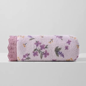 2025 asciugamano in pile di corallo di nuovo stile <span class=keywords><strong>con</strong></span> asciugamano in <span class=keywords><strong>pizzo</strong></span> ad assorbimento d'acqua Super resistente per il lavaggio del viso e il bagno - Product Image 3