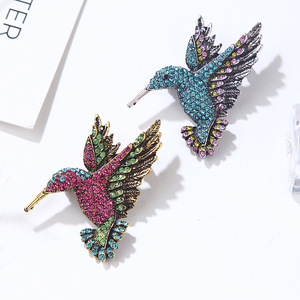 Broche de Colibrí Estilo Europeo Americano al por Mayor, Nuevo <span class=keywords><strong>Pin</strong></span> de Solapa con Pedrería de Moda Transfronteriza, Regalo para Mujer, Plateado - Product Image 3