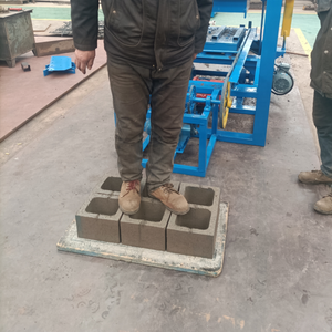 La máquina para hacer bloques de hormigón hace ladrillos de agujero <span class=keywords><strong>cuadrado</strong></span> máquinas automáticas para hacer bloques de hielo turcos a la venta - Product Image 3