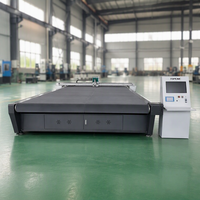 Vinyle marin de qualité supérieure pour aménagement de sièges de bateaux et yachts, compatible avec les traceurs de découpe numériques à plat CNC
