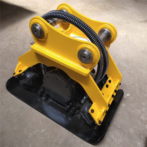Compacteur à plaques hydraulique compatible avec diverses excavatrices de différentes tonnages. Il intègre les opérations de remblayage et de compactage. - Product Image 2