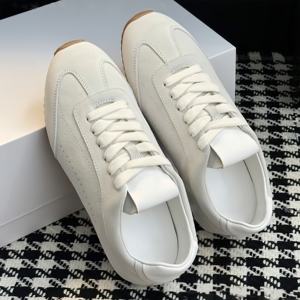 2026 Baskets décontractées de luxe haut de gamme de créateur, unisexe, à lacets, à semelle souple et confortables, pour femmes - Product Image 1