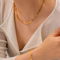Parure de Bijoux Collier et Bracelet Chaîne Serpent Torsadée 3 mm en Acier Inoxydable Plaqué Or 18K Style Minimaliste pour Femme