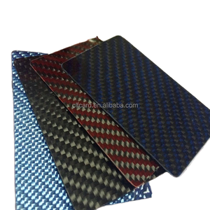 Cartes de visite professionnelles en fibre de carbone E36 magnétiques, norme ISO CR80, surface laminée filmée, finition brillante, impression sérigraphique - Product Image 4