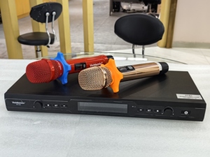 Sistema de micrófono inalámbrico UHF portátil PK100 de alta gama para entretenimiento KTV, profesional para cantar en fiestas de karaoke. - Product Image 2