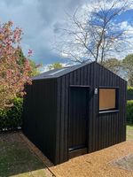 Cabine de rangement préfabriquée multifonctionnelle |   Abri en acier polyvalent pour l'extérieur, idéal pour la ferme, le jardin et l'atelier |   Montage facile, étanche à l'eau