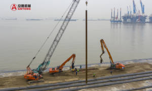 Martello Vibrante Montato su Escavatore ad Alta Efficienza 18-65T, 2300-3000m/min, per Installazione ed Estrazione di Palancole - Product Image 4