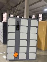 Casiers intelligents à 18 portes avec serrures électroniques à code PIN pour le stockage de colis, adaptés aux supermarchés, centres commerciaux et salles de sport