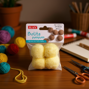 Pompon in Lana Ilan 4.0 Cm Colore Crema Materiali per Artigianato - Product Image 3