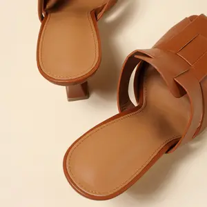 Patlayıcı sıcak nokta avrupa ve amerikan moda baotou yüksek topuklu moda sandalet