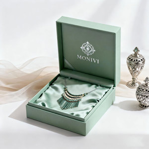 Scatola Regalo di Lusso <span class=keywords><strong>Grande</strong></span> con Chiusura Magnetica, Confezione Rigida in Cartone Verde Opaco con Fodera in Seta per Gioielli - Product Image 1
