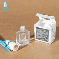 Emballage YAN, flacon de parfum pour voiture portable, carré, transparent, 8 ml, avec couvercle en bois, boîte en papier personnalisée