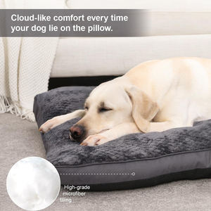 ふわふわで快適な犬小屋パッド 滑り止めペット用スリーピングマット 洗濯可能 心地よいプラッシュ素材 大型犬用ドッグクレートベッド - Product Image 2